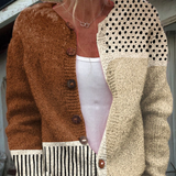 Minimalistische Strickjacke mit abstraktem Punktprint und Knöpfen