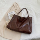 Patricia™ | Glänzende Veganes Lederhandtasche