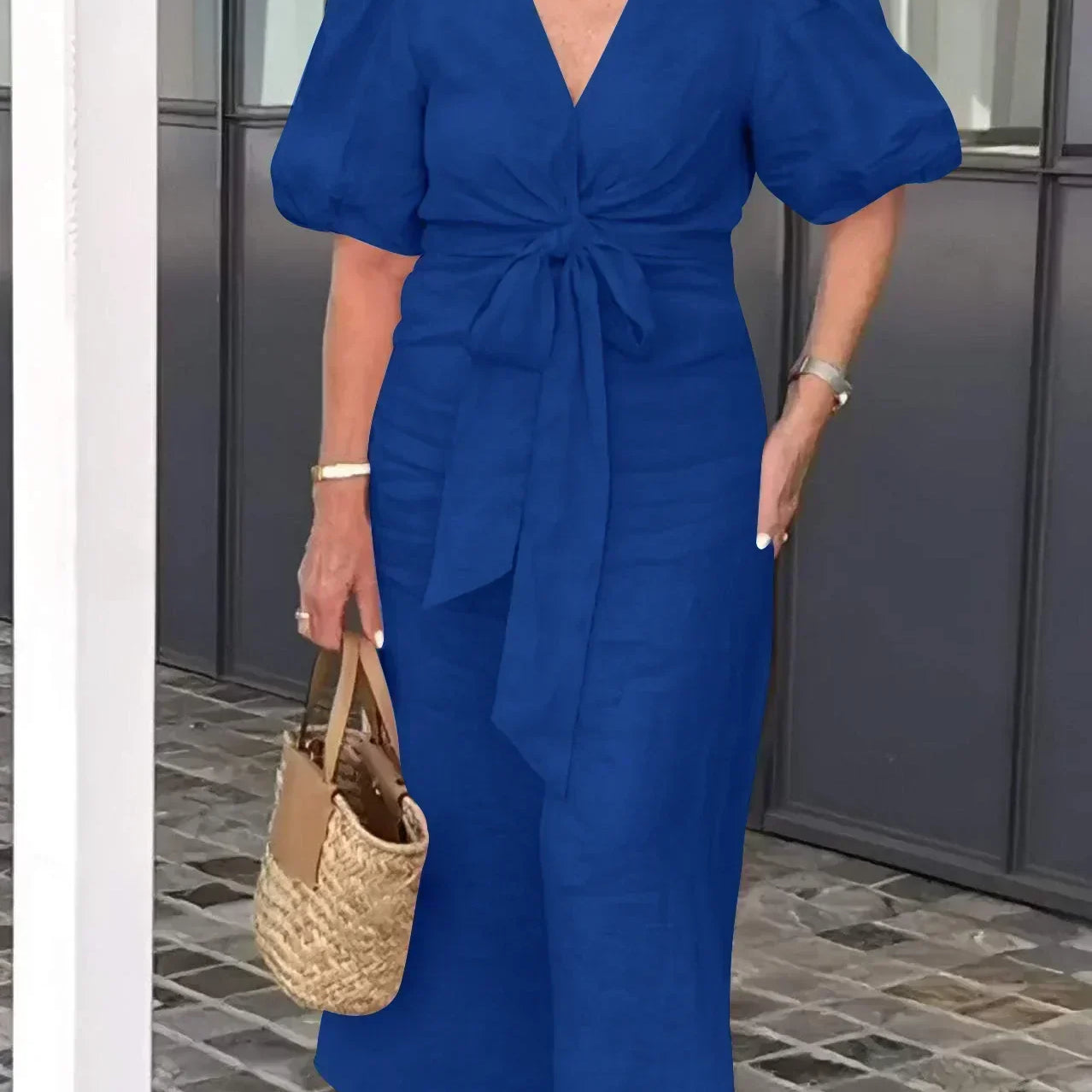 LYNORA | ELEGANTES MIDI-KLEID MIT V-AUSSCHNITT